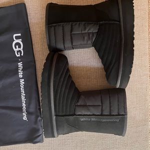 UGG Classic short black platform x White Mountaineering Classic Short bl…
